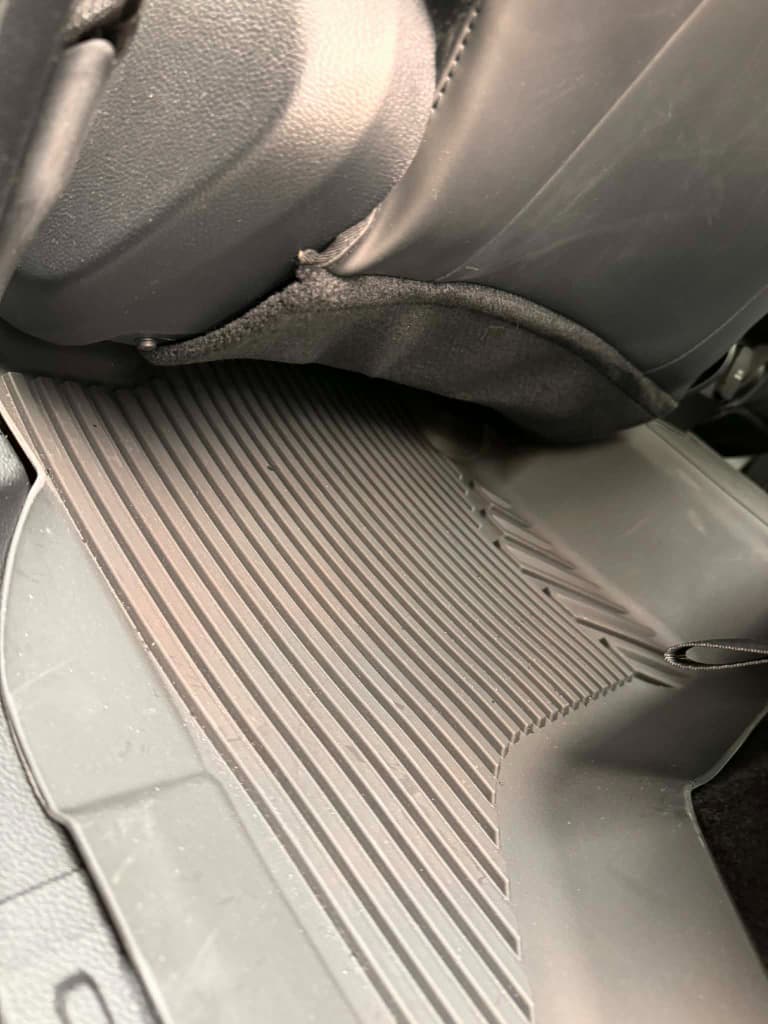 Floor mat extraction and restoration